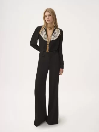 Blusa con volantes en crepé de China y encaje