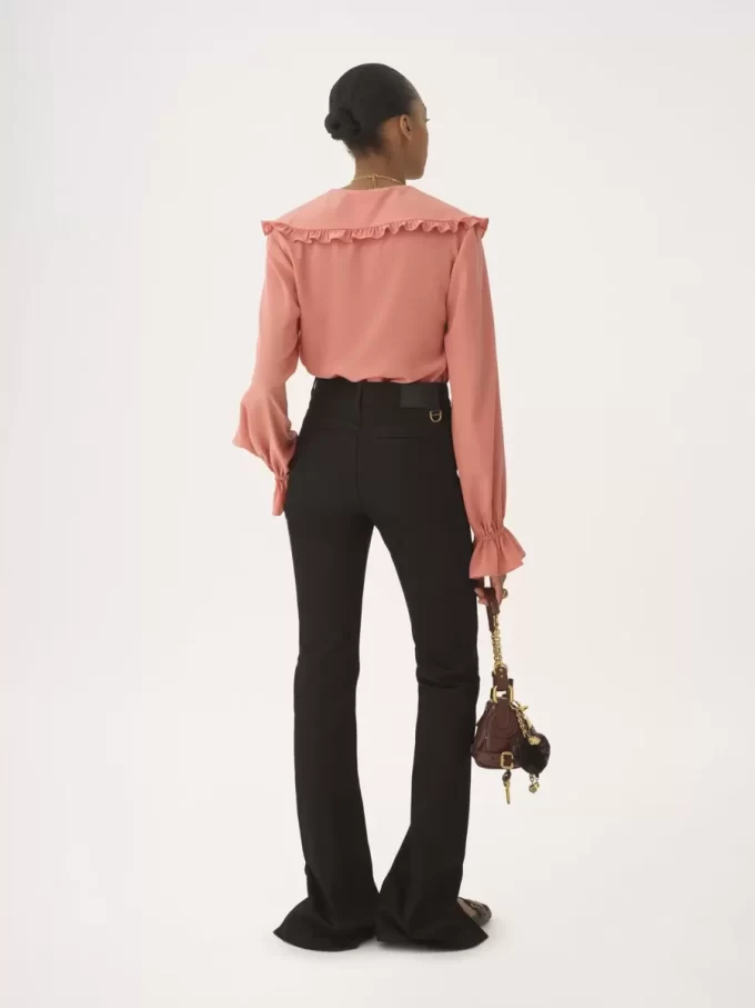Blusa fluida con volantes en crepé de China