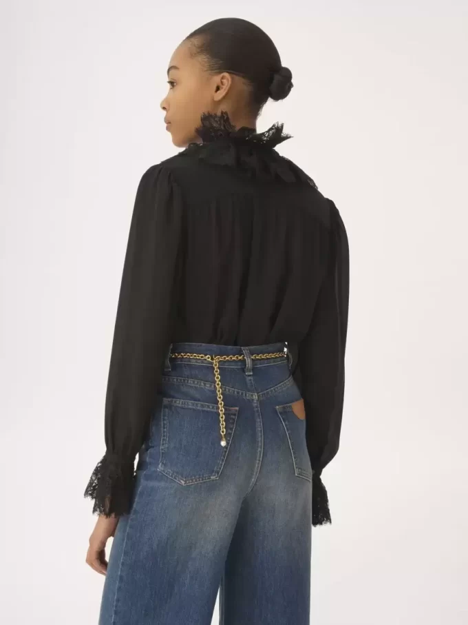 Blusa fluida de georgette de seda y encaje