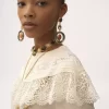 Blusa fruncida en crepé de China y encaje