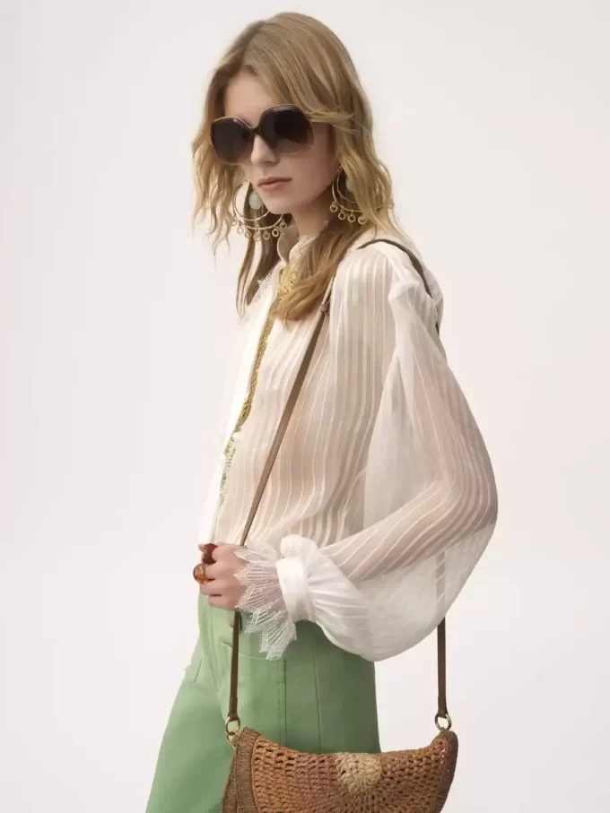 Blusa fruncida en muselina de seda y encaje