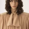 Blusa lavallière fruncida de gran tamaño en crepé de China