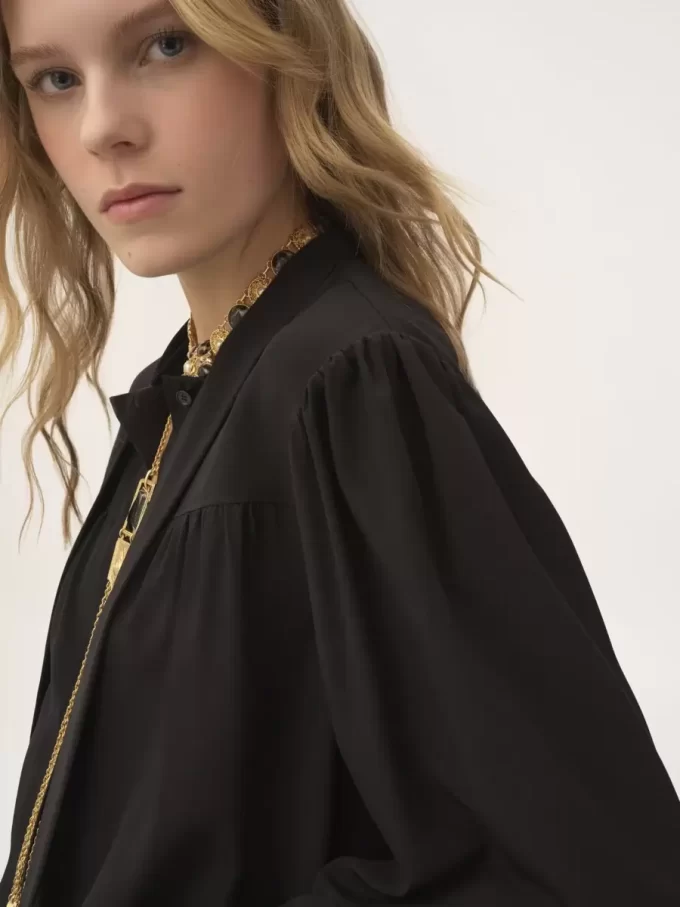 Blusa lavallière maxi fruncida de crepé de China