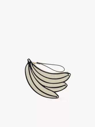 Bolsa plana tipo plátano en piel granulada