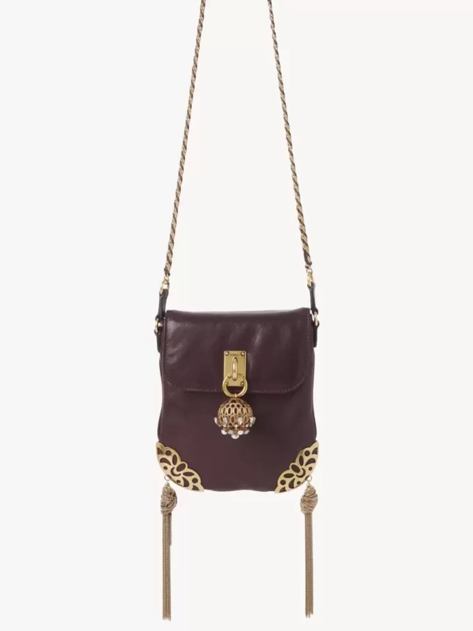 Bolso con solapa y cadena Château Treasures en piel granulada Bolso con solapa y cadena Château Treasures en piel granulada