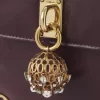 Bolso con solapa y cadena Château Treasures en piel granulada Bolso con solapa y cadena Château Treasures en piel granulada