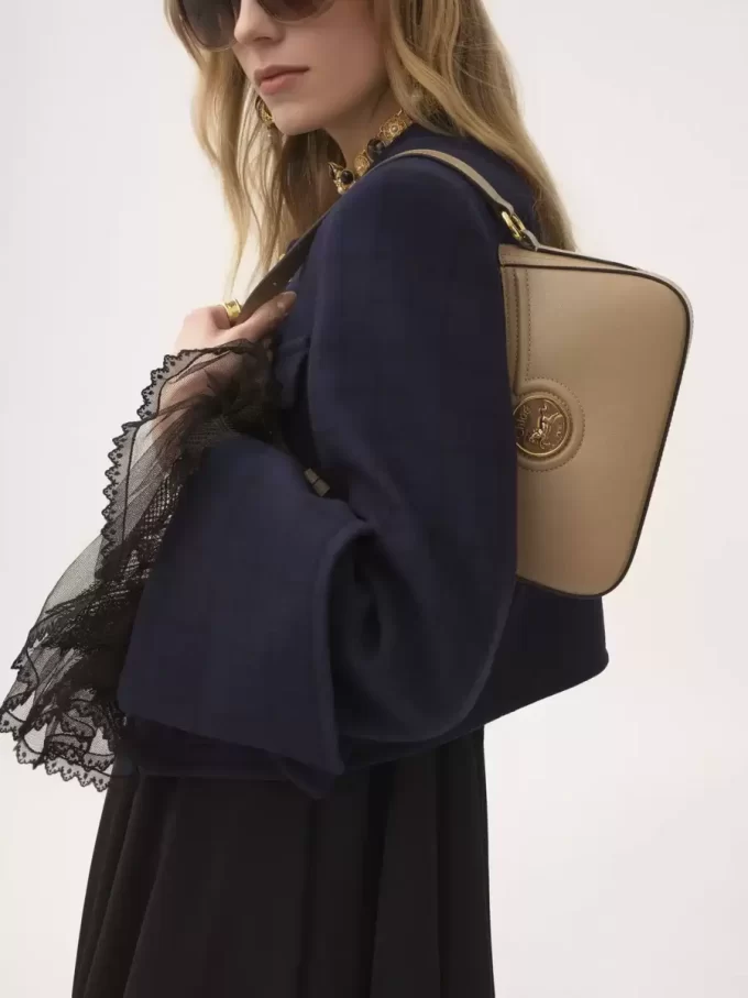 Bolso de hombro Horse Medal en piel granulada