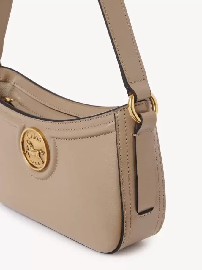 Bolso de hombro Horse Medal en piel granulada