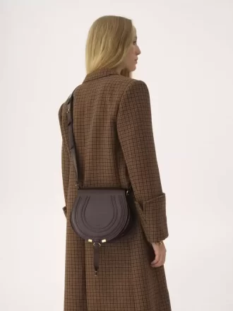 bolso de silln marcie en piel brillante 2 330x440 - Bolso de sill&iacute;n Marcie en piel brillante