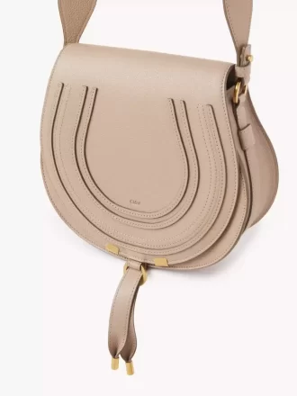 Bolso de sillín Marcie en piel granulada