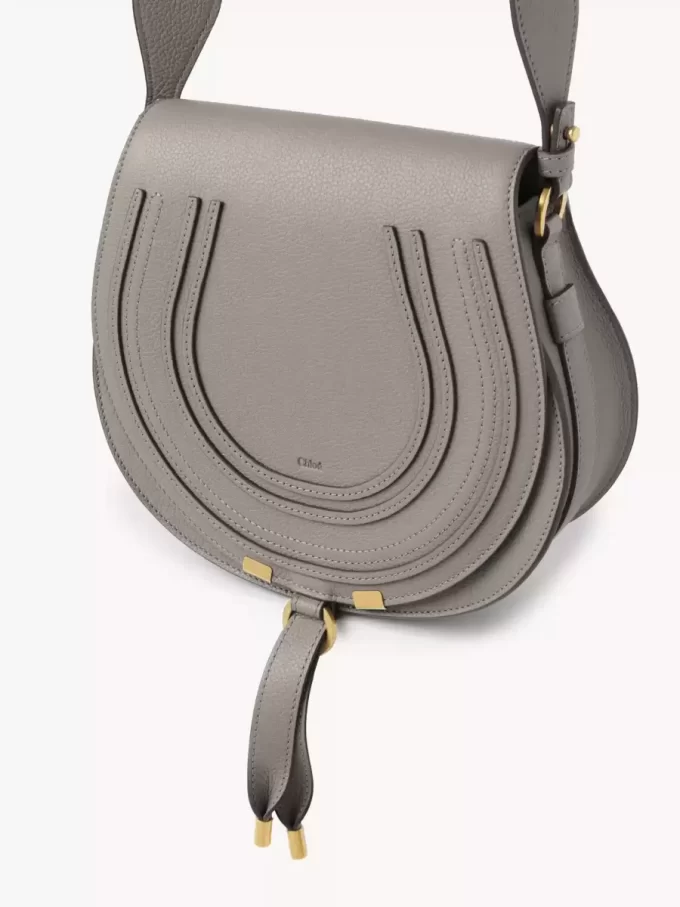 Bolso de sillín Marcie en piel granulada Bolso de sillín Marcie en piel granulada