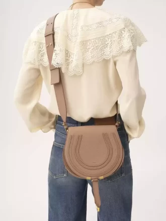 Bolso de sillín Marcie en piel granulada
