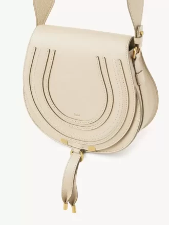 Bolso de sillín Marcie en piel granulada