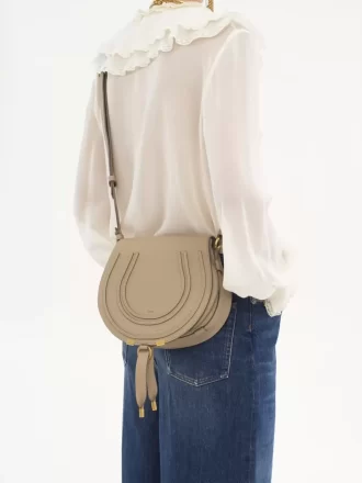 Bolso de sillín Marcie en piel granulada