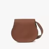Bolso de sillín Marcie en piel granulada Bolso de sillín Marcie en piel granulada