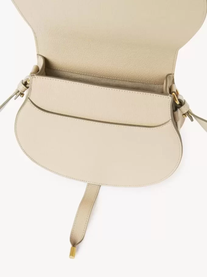 Bolso de sillín Marcie en piel granulada Bolso de sillín Marcie en piel granulada