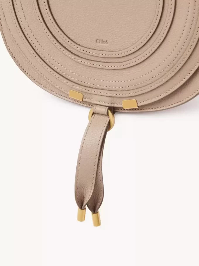 Bolso de sillín Marcie en piel granulada Bolso de sillín Marcie en piel granulada