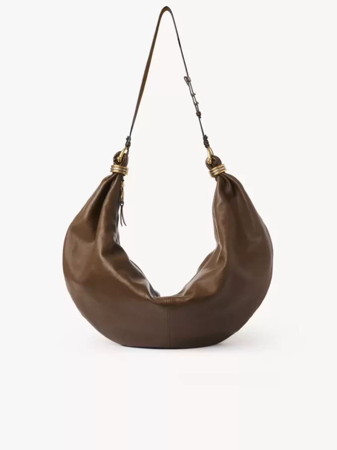 Bolso Hobo de pulsera grande en piel granulada Bolso Hobo de pulsera grande en piel granulada
