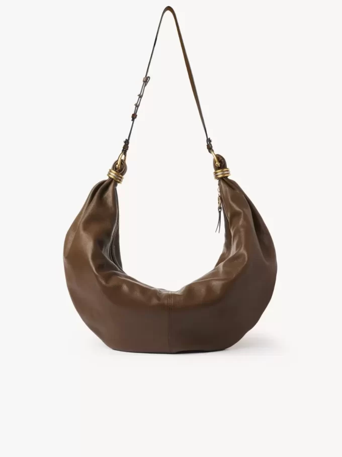 Bolso Hobo de pulsera grande en piel granulada Bolso Hobo de pulsera grande en piel granulada