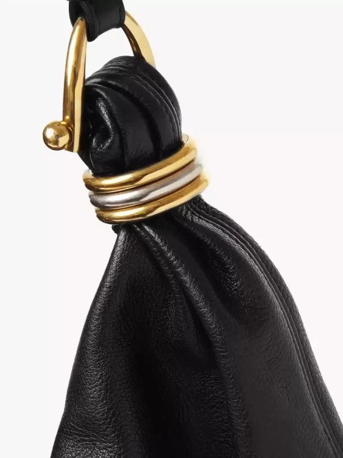 Bolso Hobo de pulsera grande en piel granulada Bolso Hobo de pulsera grande en piel granulada