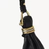 Bolso hobo de pulsera grande en piel granulada con tachuelas Bolso hobo de pulsera grande en piel granulada con tachuelas