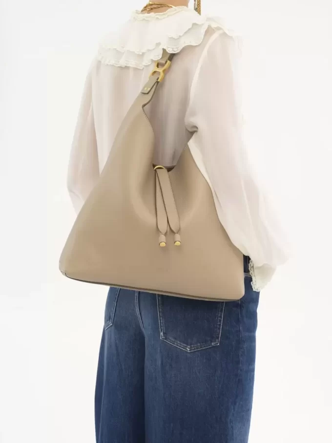 Bolso hobo Marcie en piel granulada