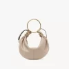 Bolso Hobo pequeño tipo pulsera en piel granulada