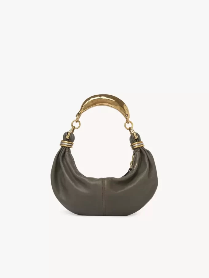 Bolso hobo pequeño tipo pulsera en piel granulada