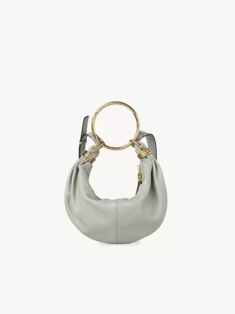 Bolso Hobo pequeño tipo pulsera en piel granulada