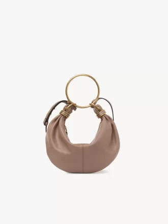 Bolso Hobo pequeño tipo pulsera en piel granulada