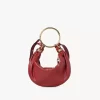 Bolso Hobo pequeño tipo pulsera en piel granulada