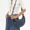 Bolso Hobo pequeño tipo pulsera en piel granulada