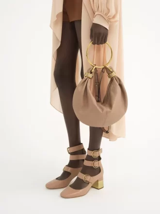 Bolso Hobo pequeño tipo pulsera en piel granulada