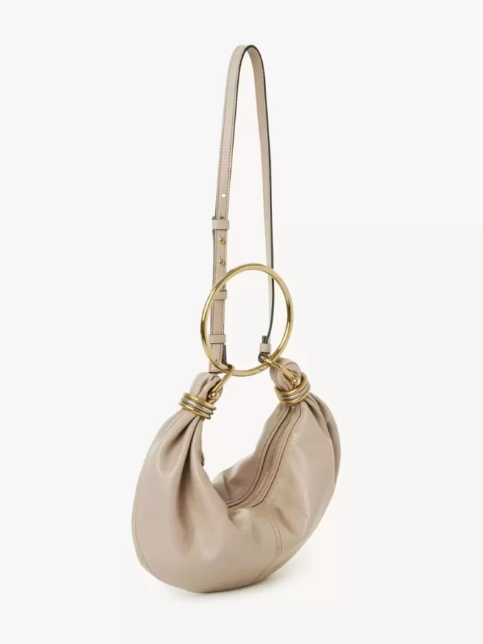 Bolso Hobo pequeño tipo pulsera en piel granulada