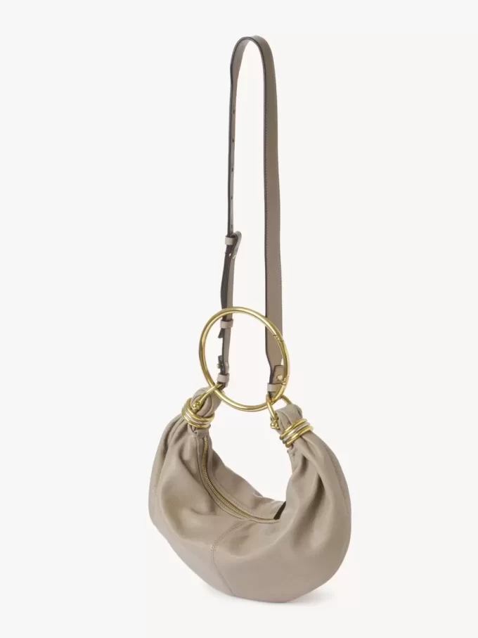 Bolso hobo pequeño tipo pulsera en piel granulada