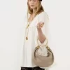 Bolso Hobo pequeño tipo pulsera en piel granulada