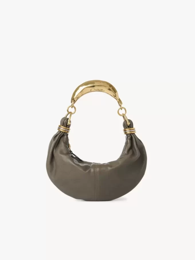 Bolso hobo pequeño tipo pulsera en piel granulada