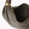 Bolso hobo pequeño tipo pulsera en piel granulada