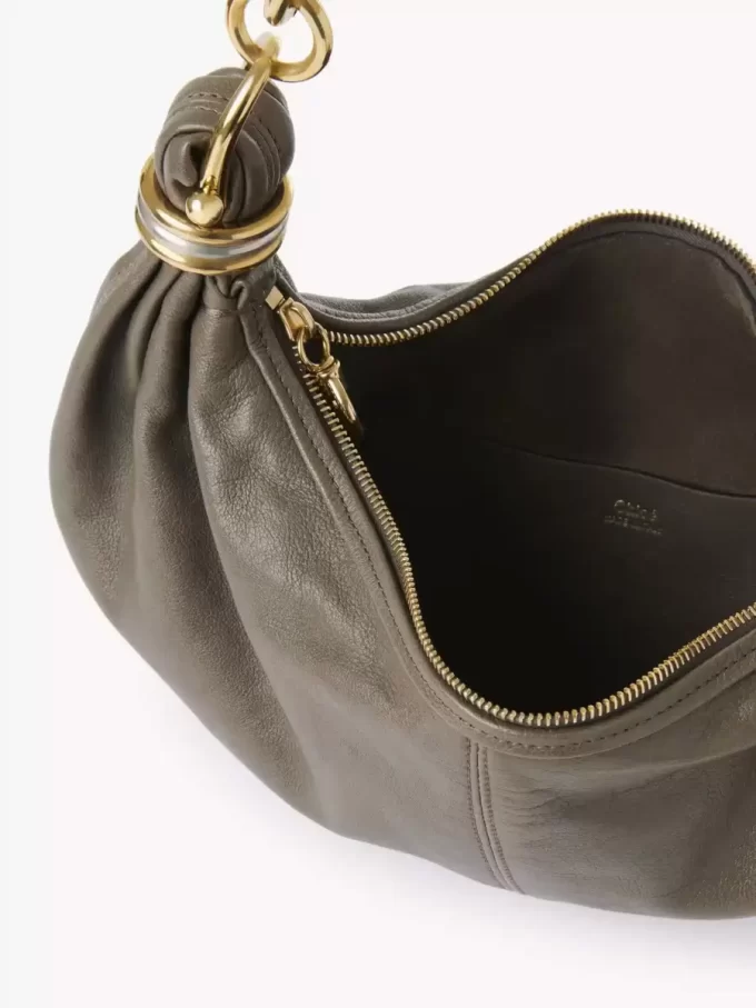 Bolso hobo pequeño tipo pulsera en piel granulada