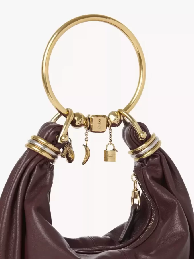 Bolso Hobo pequeño tipo pulsera en piel granulada