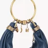 Bolso Hobo pequeño tipo pulsera en piel granulada