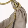 Bolso hobo pequeño tipo pulsera en piel granulada