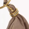 Bolso Hobo pequeño tipo pulsera en piel granulada