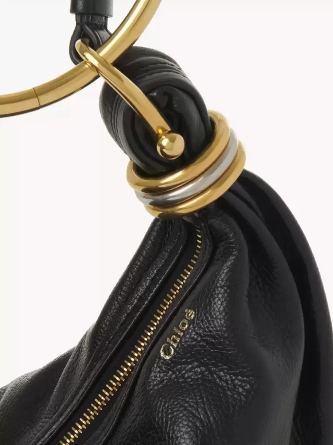 Bolso Hobo pequeño tipo pulsera en piel granulada