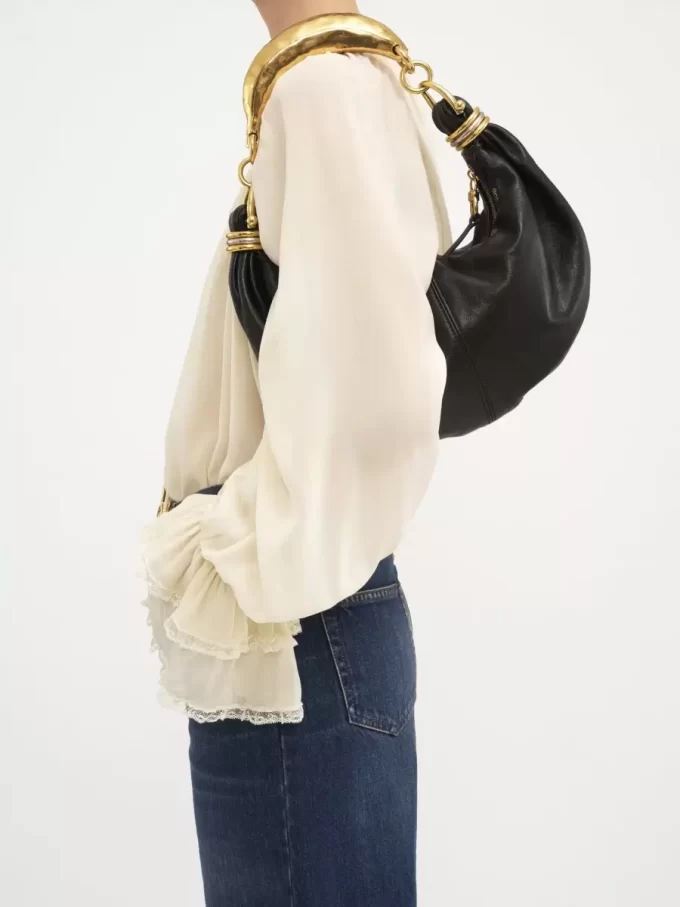 Bolso hobo pequeño tipo pulsera en piel granulada