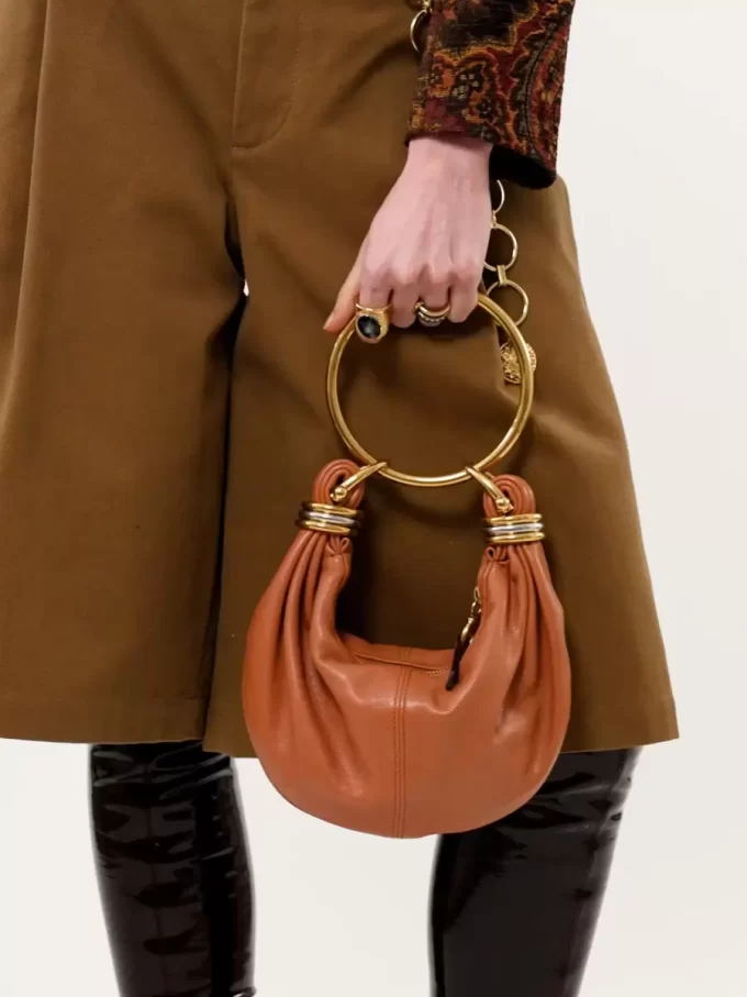 Bolso Mini Pulsera Hobo en piel granulada Bolso Mini Pulsera Hobo en piel granulada