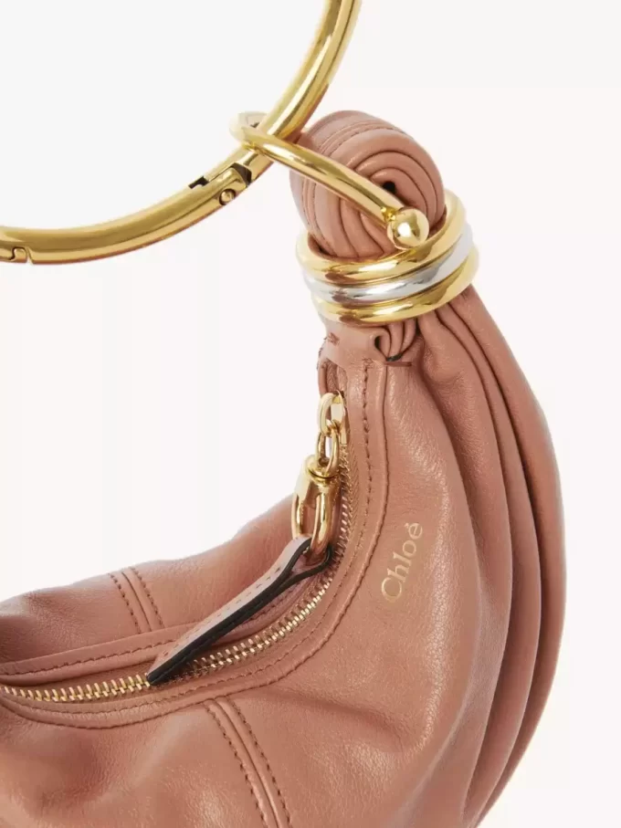 Bolso Mini Pulsera Hobo en piel granulada Bolso Mini Pulsera Hobo en piel granulada