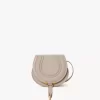 Bolso pequeño Marcie Saddle en piel granulada