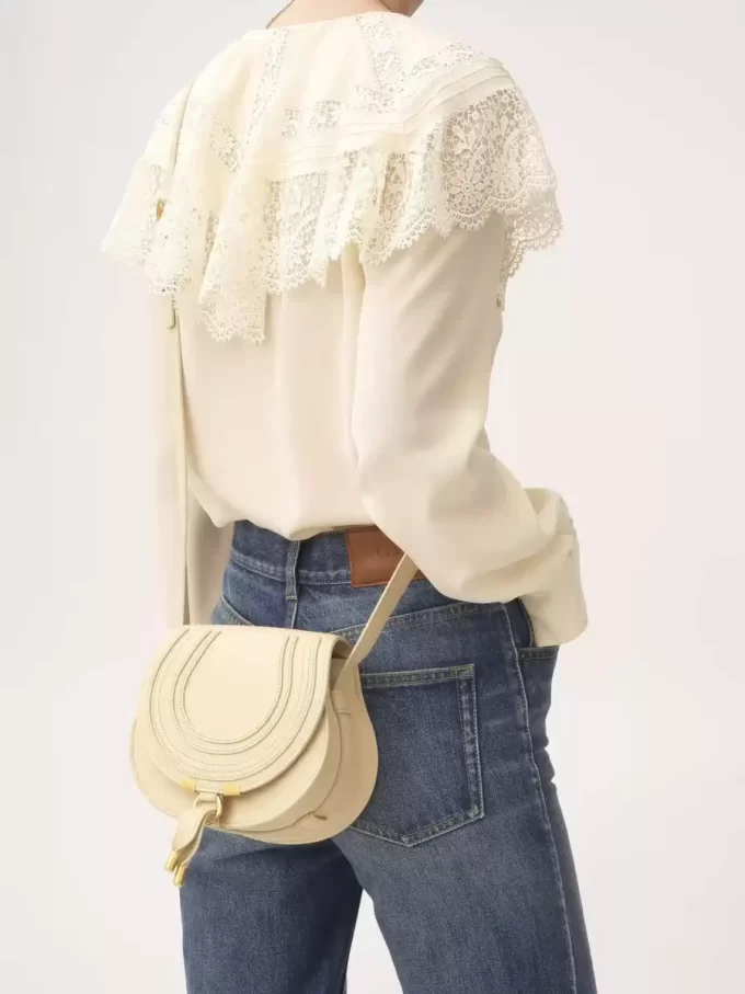 Bolso pequeño Marcie Saddle en piel granulada