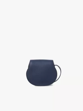 Bolso pequeño Marcie Saddle en piel granulada Bolso pequeño Marcie Saddle en piel granulada